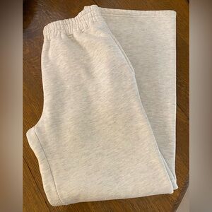 Bailey Rose Light Gray Wide Leg Sweatpant Excellent Condition size women’s small